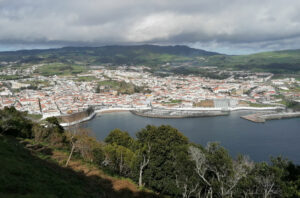 Billige Mietwagen in Angra do Heroísmo